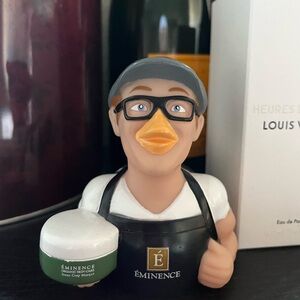 Éminence Skincare Figurine rubberduck unique luxury skincare brand 🐥🐥